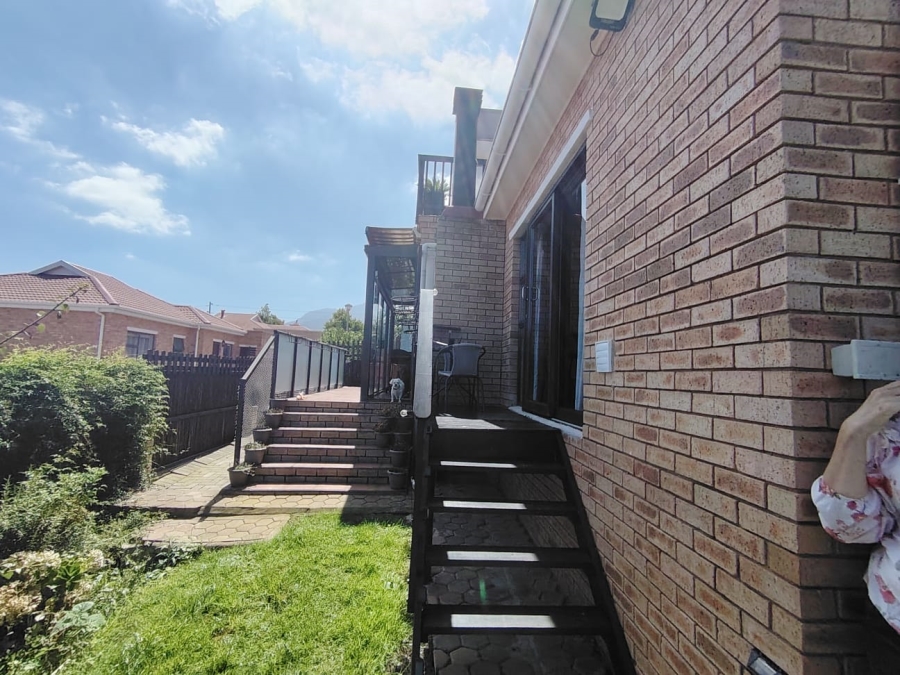 3 Bedroom Property for Sale in Rooi Rivier Rif Western Cape